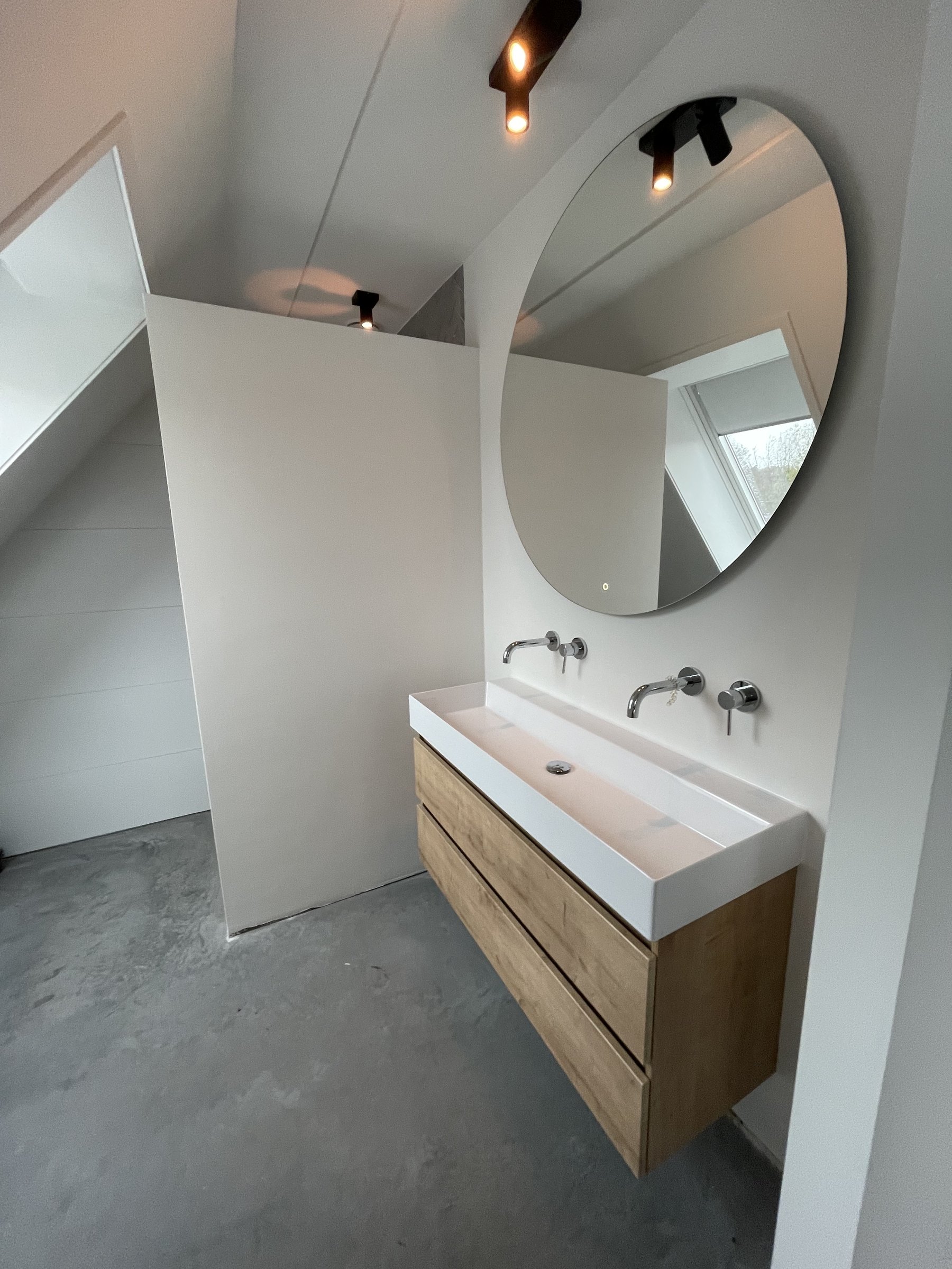 Badkamer en toiletten Ermelo, uitgevoerd door VJ Installatietechniek