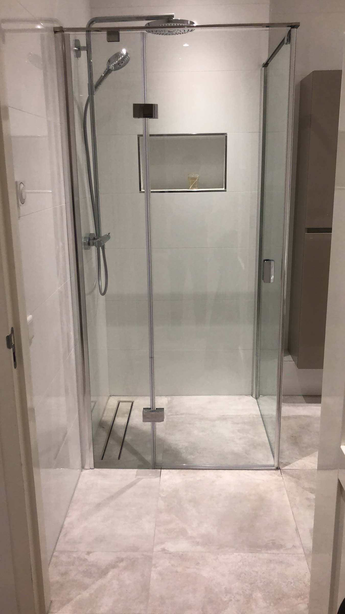 Badkamer Zeewolde, uitgevoerd door VJ Installatietechniek